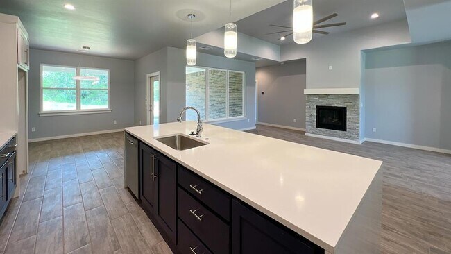 Building Photo - 17611 Natalie Ct