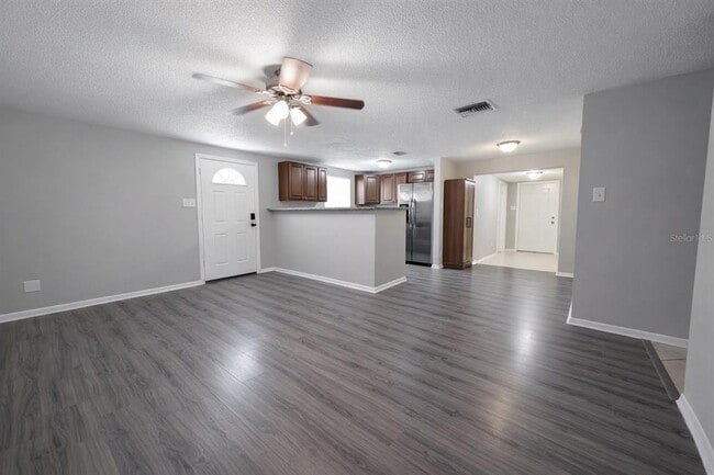 Building Photo - 307 W Woodlawn Ave