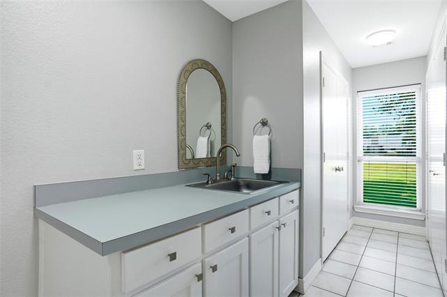 Building Photo - 1362 Cross Timber Dr
