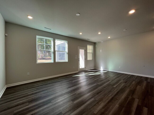 Building Photo - Newly Built 3BD, 2.5BA Raleigh Townhome with Premier HOA Amenities