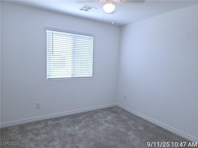 Building Photo - 6246 Foxes Dl St