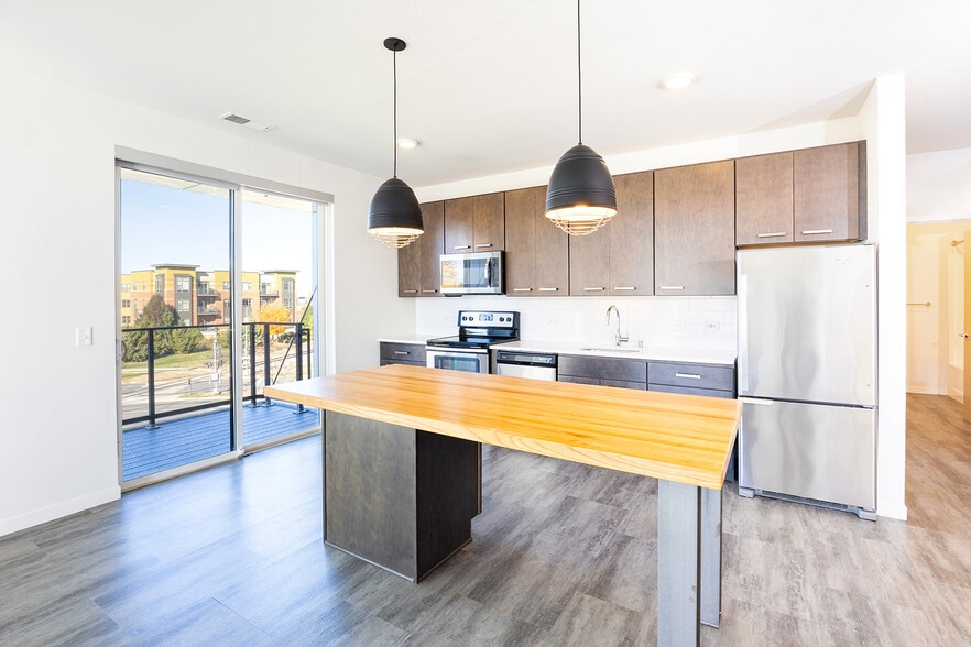 Building Photo - Prima