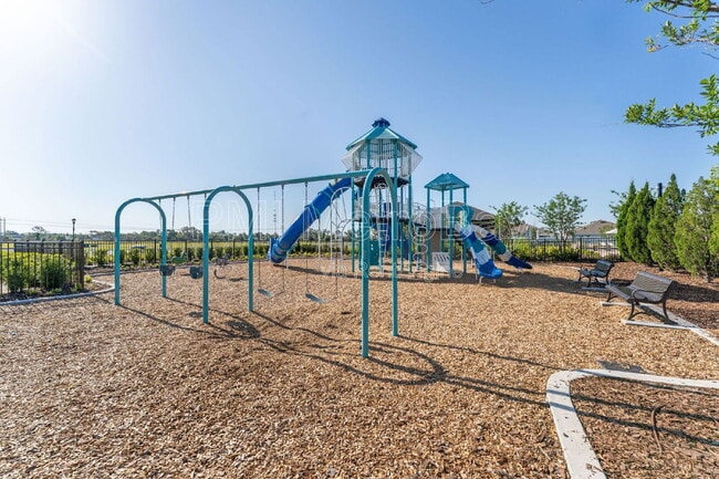 Building Photo - 816 Will Scarlett Ave