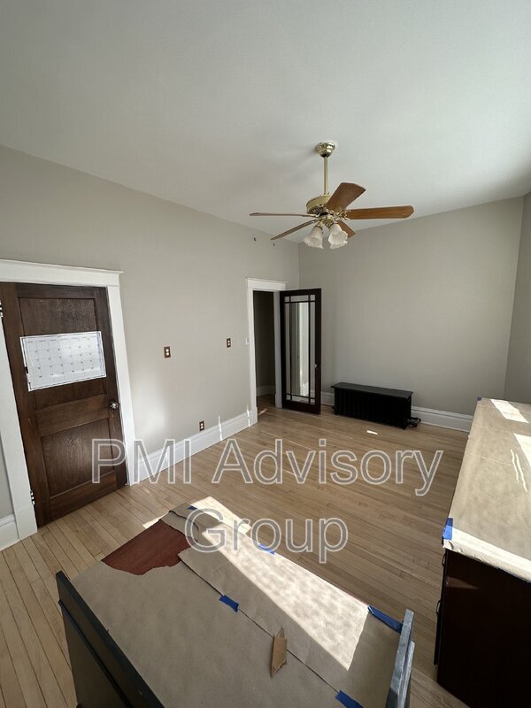 Building Photo - 827 SW Topeka Blvd