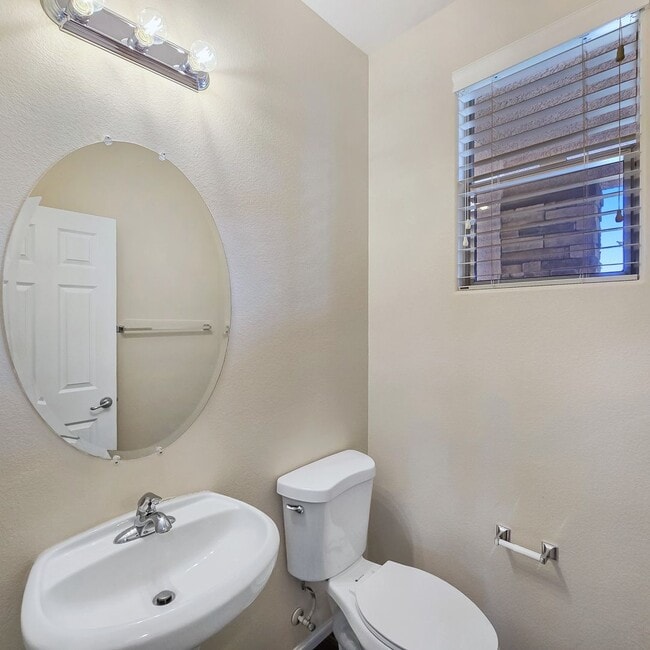 Building Photo - 5389 Hollymead Dr