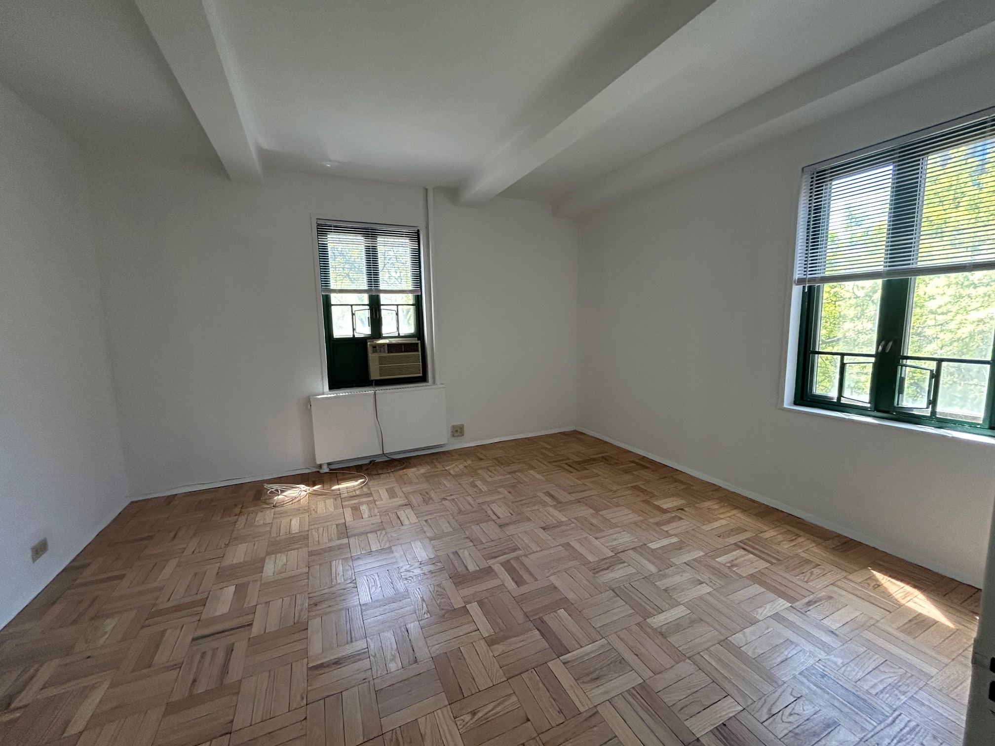 Building Photo - 1594 Metropolitan Ave