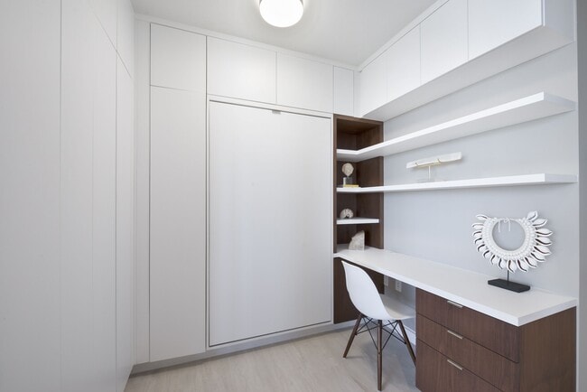 Building Photo - 2831 S Bayshore Dr