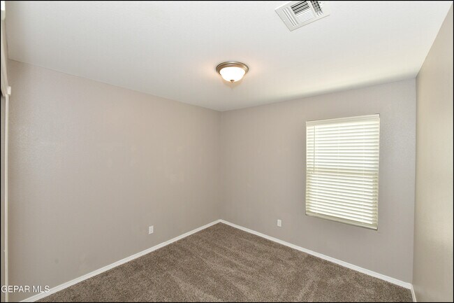 Building Photo - 14901 Tierra Isaiah Ave