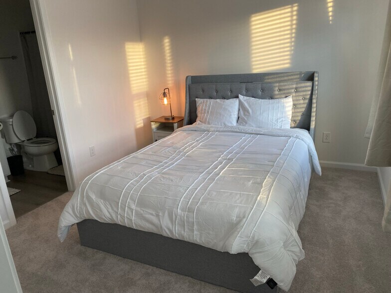 Building Photo - 4633 Forest Hills Dr