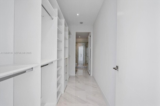 Building Photo - 3750 Yacht Club Dr