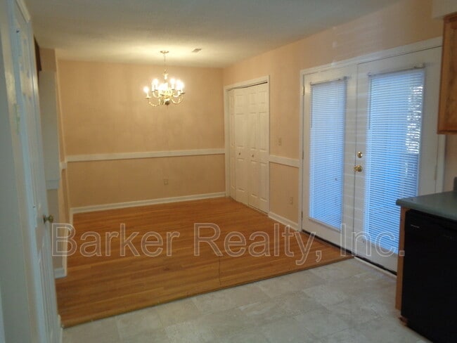 Building Photo - 4360 Hunters Club Dr
