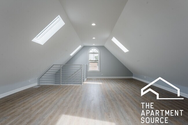 Building Photo - 3707 W Belmont Ave