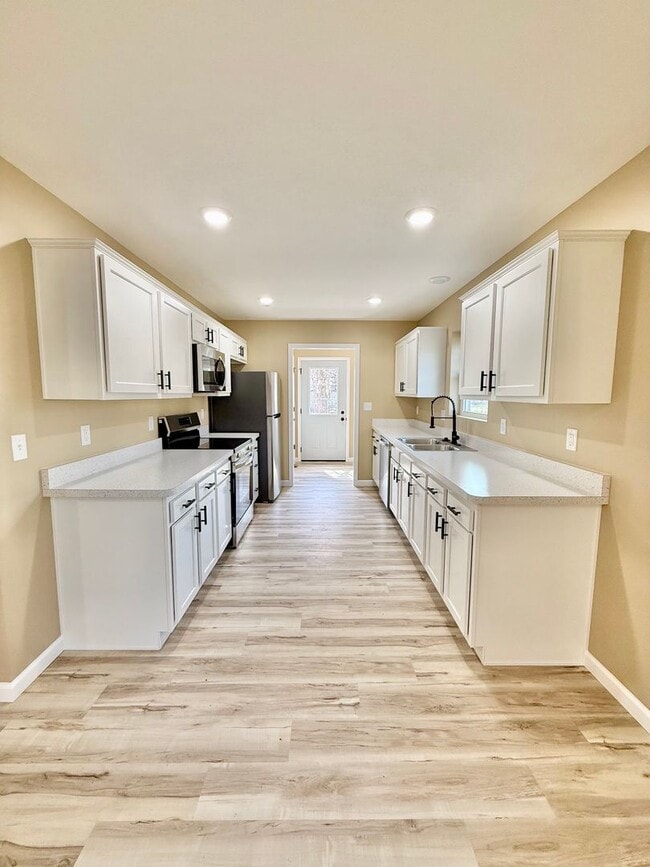 Building Photo - Just Built & Move-In Ready - Stunning New 3 Bedroom, 2 Bath Home!