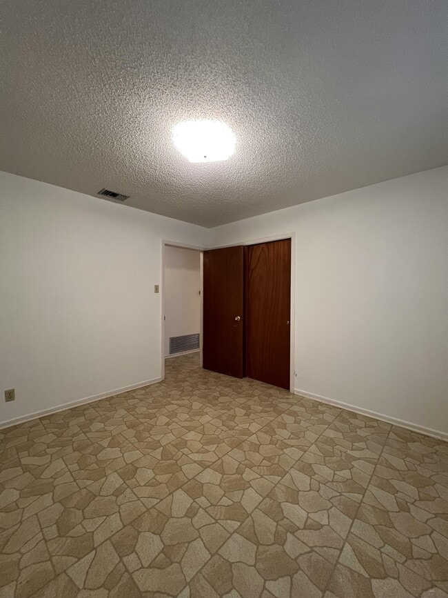 Building Photo - 1735 Donaldson Ave