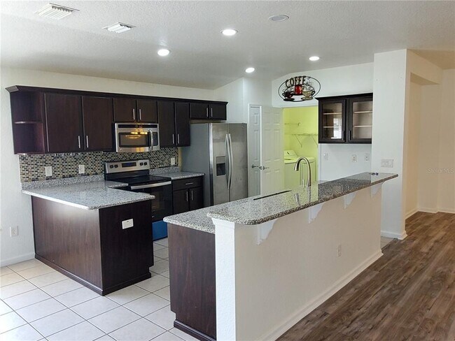 Building Photo - 5521 SW 43rd St