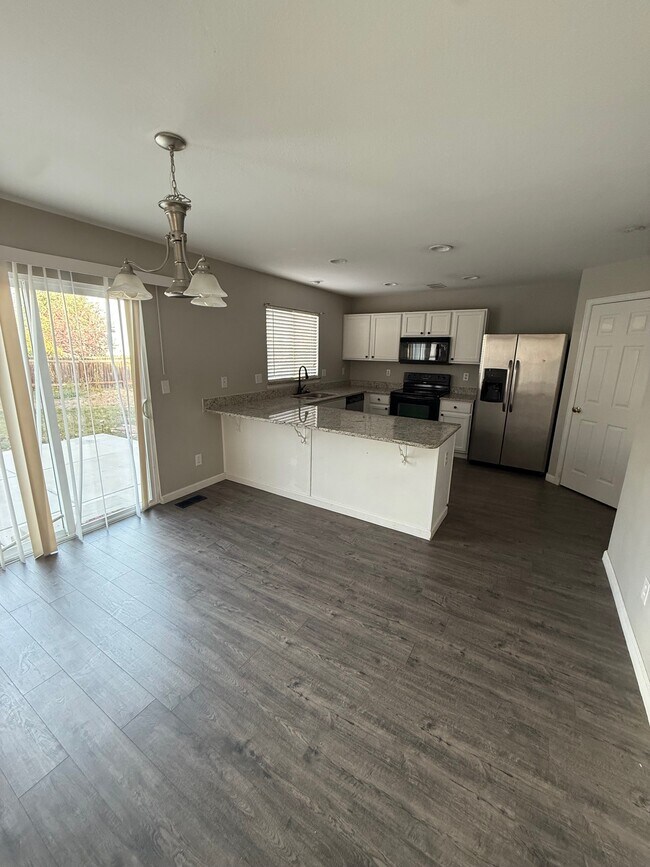 Building Photo - 9445 Bellaire St