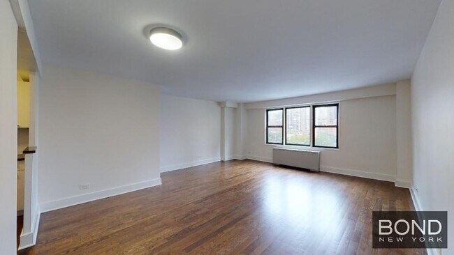Primary Photo - 220 E 63rd St