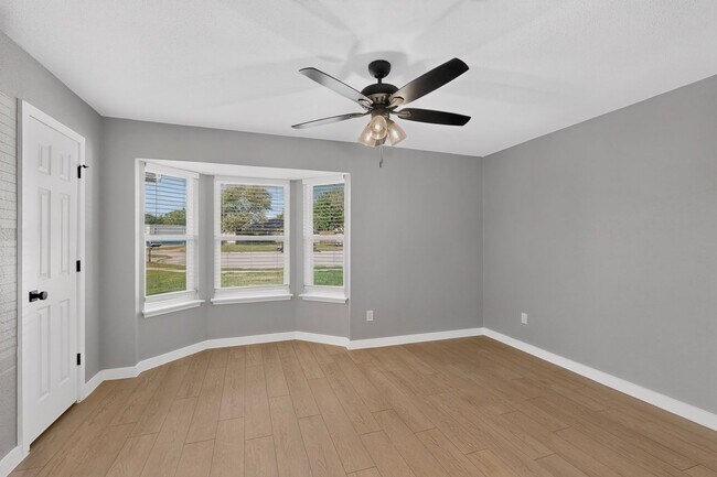 Building Photo - Newly Renovated Home In Watauga Ready To Be Yours!!!!