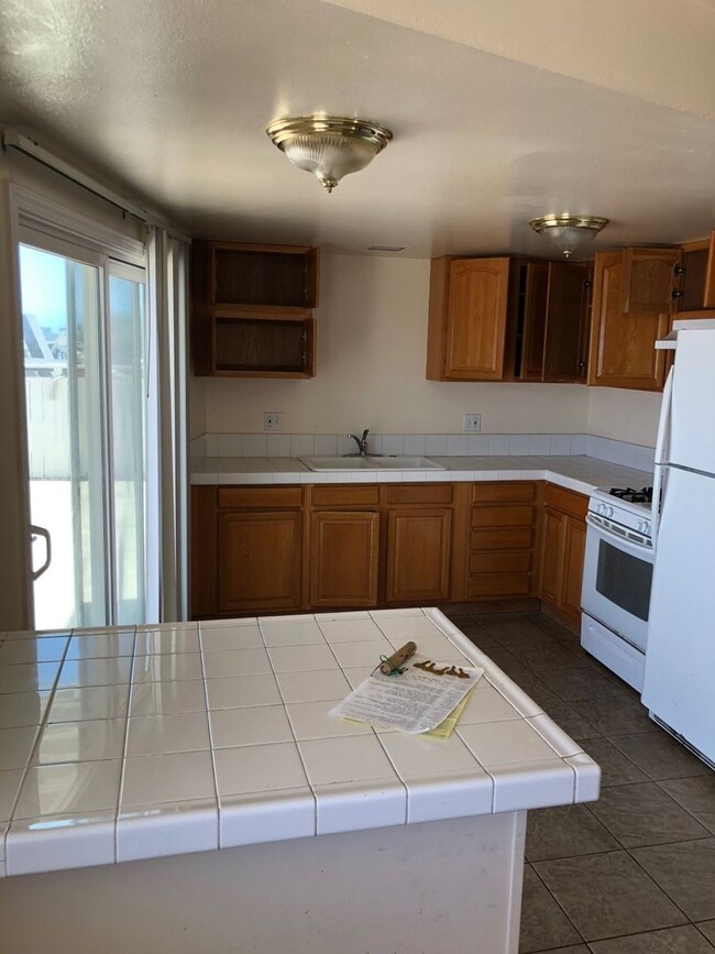 Building Photo - 6681 Del Playa Dr