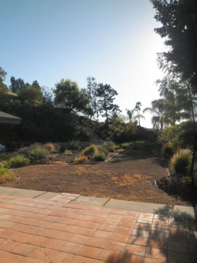 Building Photo - 3 BEDROOM + 2 BATHROOM HOUSE IN NEWBURY PARK