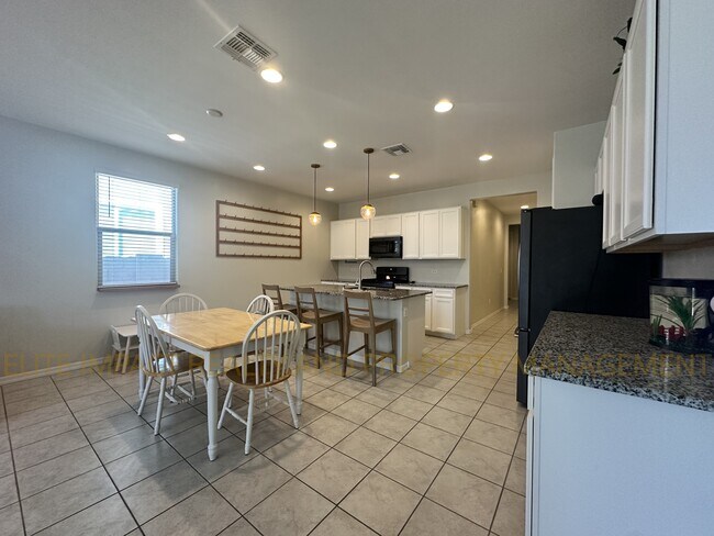 Building Photo - 6652 E Via Arroyo Largo