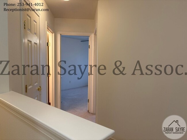 Building Photo - 178- Great 3 Bedroom Townhouse Condo in Milton!