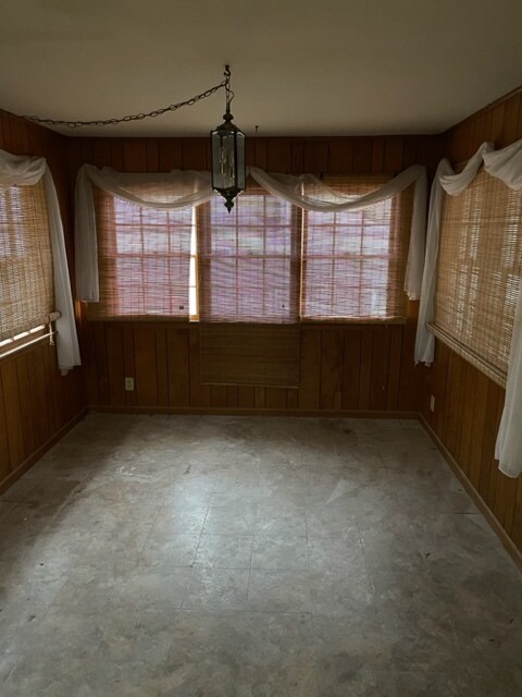 Sun Room - 1919 George Washington Blvd