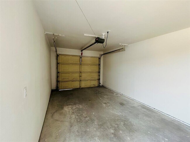 Building Photo - 8038 Sands Point Dr
