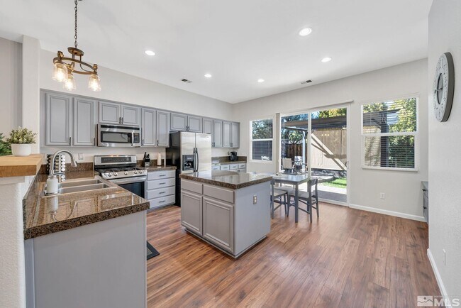 Building Photo - 10577 Eagles Landing Ct