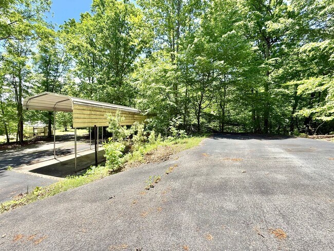 Building Photo - 309 Bullrun Valley Dr