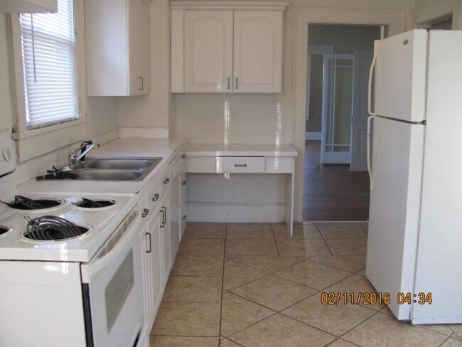 Building Photo - 241 Ebenezer Ave.
