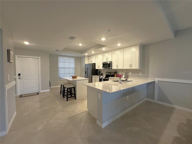 Building Photo - 14221 Heritage Landing Blvd