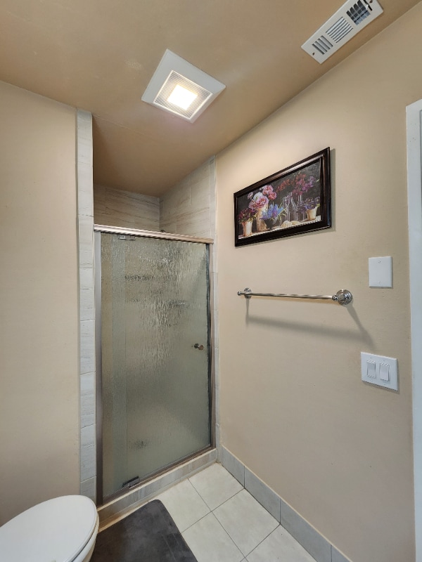 Building Photo - 6245 Luxurious