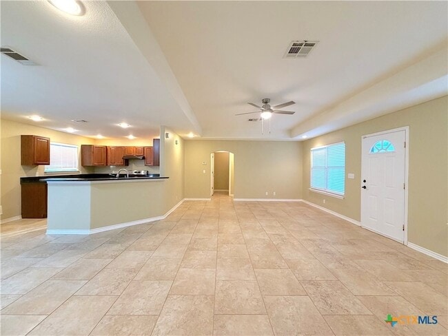 Building Photo - 849 Scenic Hills Dr