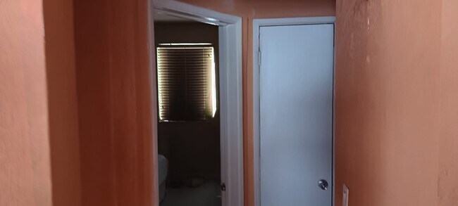 Building Photo - 4950 E 1st Ave