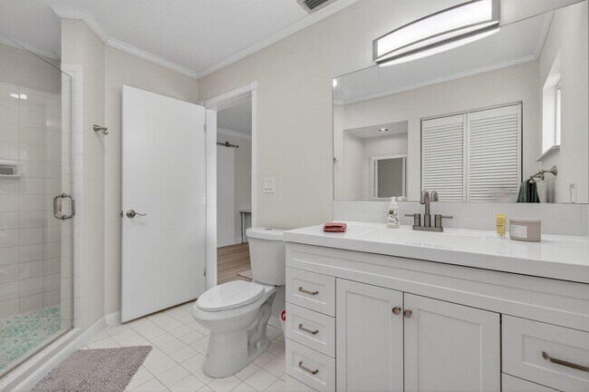 Building Photo - 802 Mallard Dr