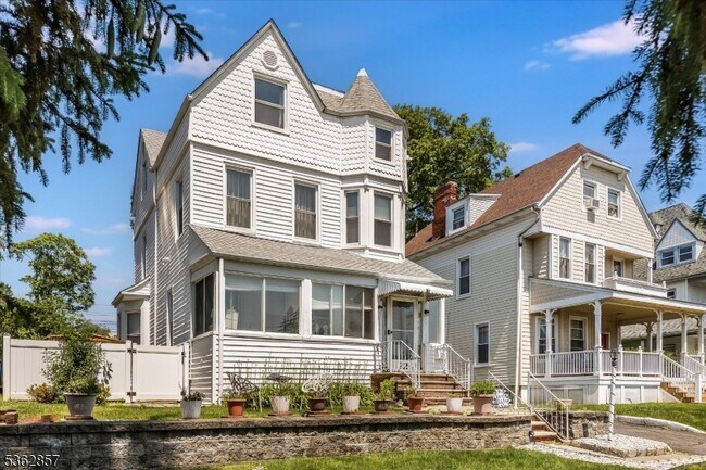 Primary Photo - 22 Forest St