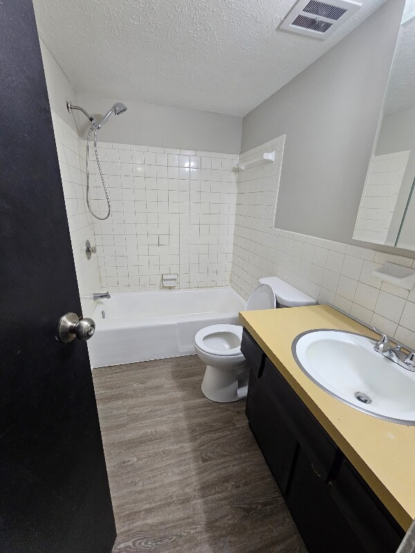 Building Photo - 1400 Yale Ave NW