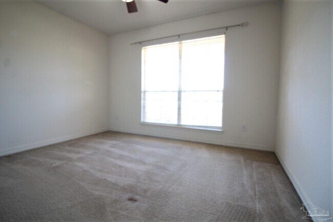 Building Photo - 10319 Wailuku Dr