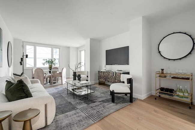 Building Photo - Sunny large 1 bedroom 1 bath condo