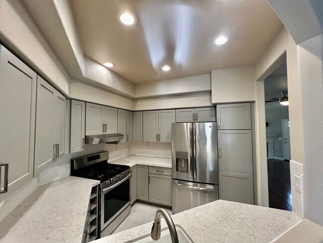 Building Photo - Charming 2B/2BA Condo with Patio and Pool Access in Carmel Mountain
