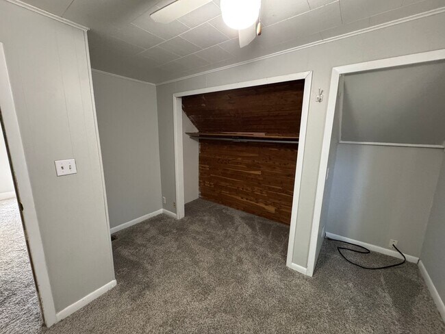 Building Photo - Charming 3-Bedroom Home with Outdoor Space