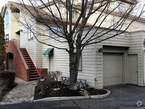 Building Photo - Beautiful Riverfront Condo in NW Bend!
