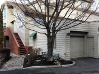 Building Photo - Beautiful Riverfront Condo in NW Bend!