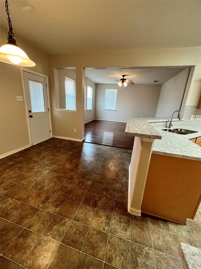 Building Photo - 7535 Park Bend Ln