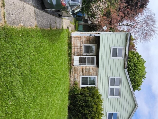 Building Photo - 326 Northland Ave