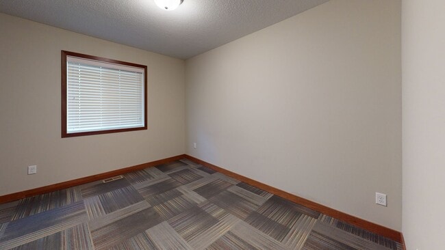 Building Photo - 1509 Rollins Ave SE