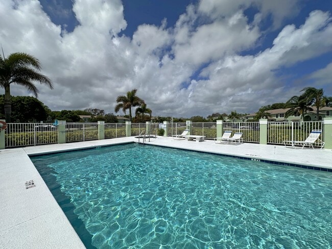 Building Photo - 2130 SE Wild Meadow Cir