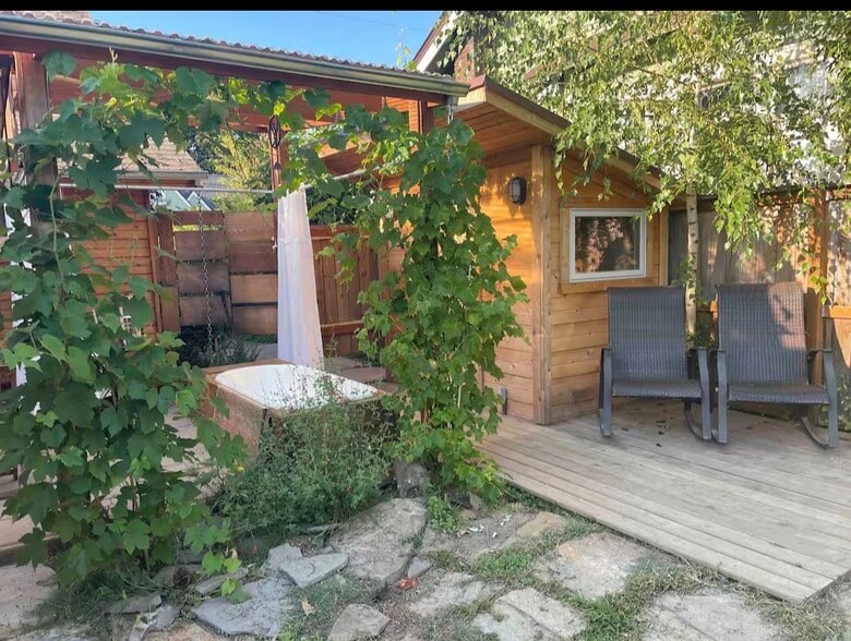 Building Photo - 3276 SE Grant St