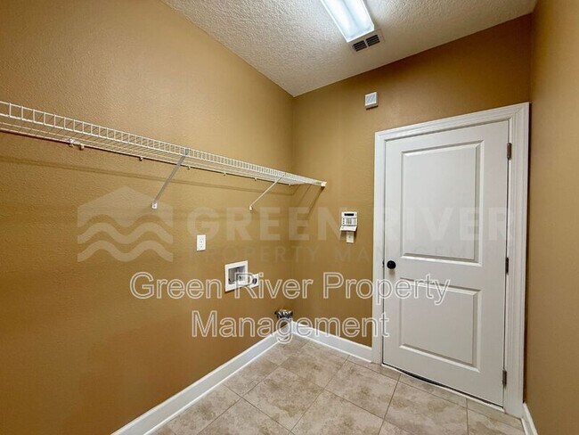 Building Photo - 4019 Cormorant Ln